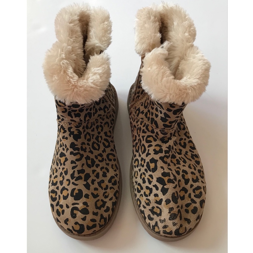 Universal Thread Women’s Suede Leopard Boots 6